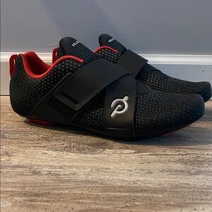 Peloton bike shoes size Men’s-9.5 or Women’s -11